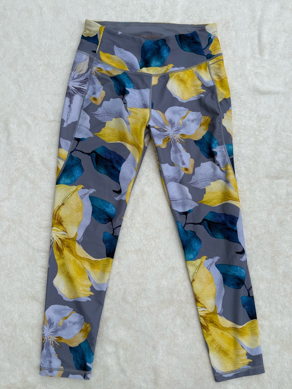 Calia Leggings by Carrie Underwood Energize Collection size M
